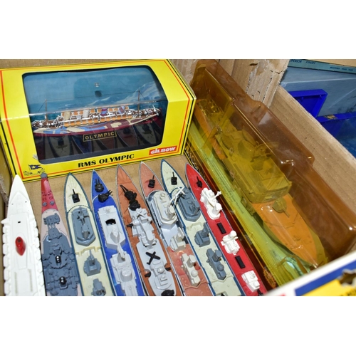 721 - A COLLECTION OF BOXED AND UNBOXED SHIP MODELS, to include Dinky Toys Submarine Chaser, No.673, Corve... 