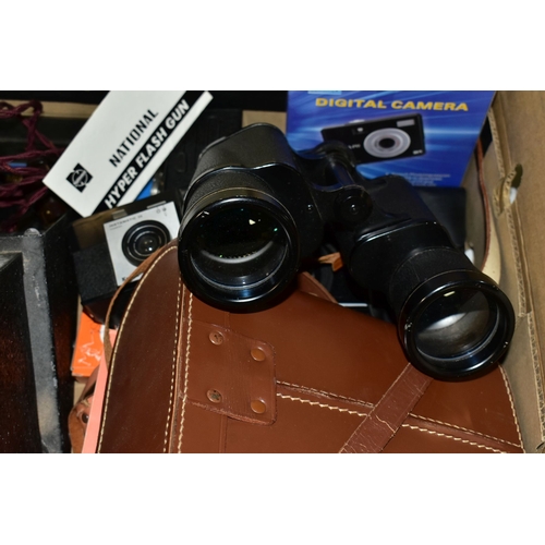 577 - PHOTOGRAPHIC EQUIPMENT, etc, to include a Minolta Auto Pak 270 110 film camera with leather case and... 