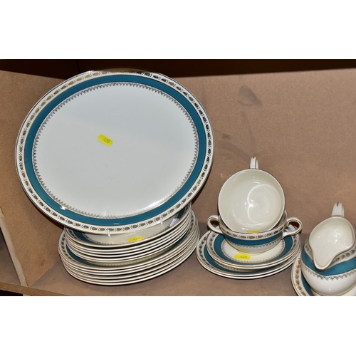 420 - A CROWN DUCAL PART DINNER SERVICE, with miscellaneous ceramics etc, the Crown Ducal dinner service c... 