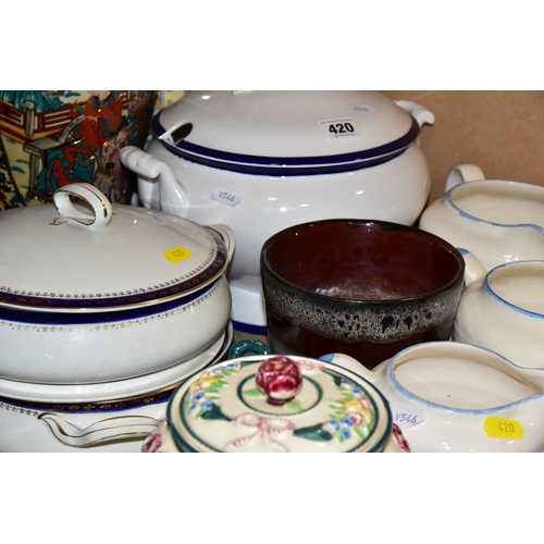 420 - A CROWN DUCAL PART DINNER SERVICE, with miscellaneous ceramics etc, the Crown Ducal dinner service c... 