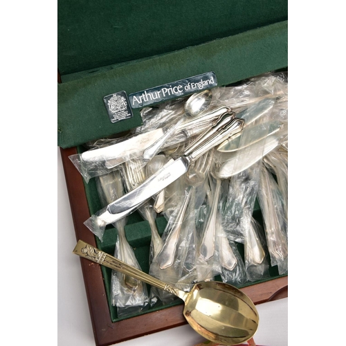 185 - A SELECTION OF FLATWARE, to include a complete wooden canteen of cutlery, a cased set of seven shell... 