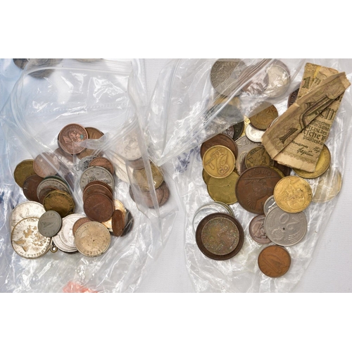 219 - A PLASTIC TUB OF MAINLY UK 20TH CENTURY COINAGE to include a mens ring made out of a 1929 halfcrown,... 