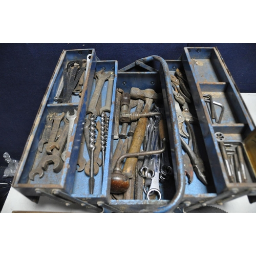 1068 - A METAL CANTILEVER TOOLBOX containing a Brown and Sharp Micrometer, taper shank and standard drill b... 