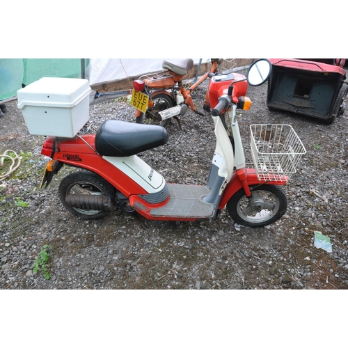 900 - A 1983 YAMAHA PASSOLA 49cc MOPED in red and cream, no keys, no V5, first Registered 02/1983 under nu... 