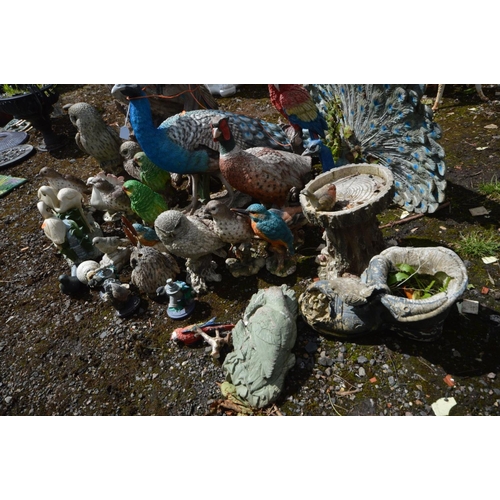 918 - A LARGE COLLECTION OF PLASTIC GARDEN ORNAMENTS OF VARIOUS BIRDS, to include parrots, peacock, owls, ... 