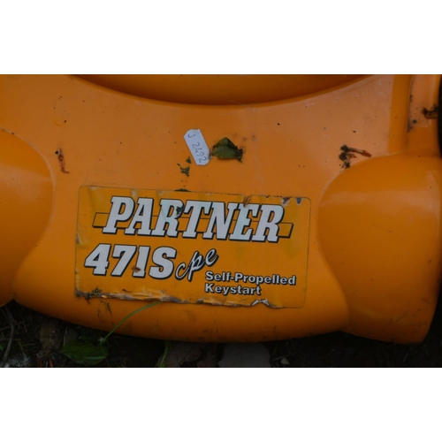 973 - A PARTNER 417S PETROL SELF PROPELLED LAWNMOWER with grass box (pulls freely, engine turns but not st... 