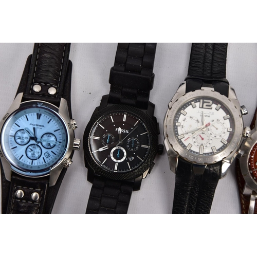 143 - A SELECTION OF FIVE GENTS CHRONOGRAPH WRISTWATCHES, to include three 'Fossil' chronograph watches, e... 