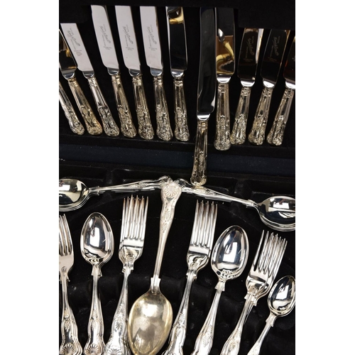 158 - A COLLECTION OF CUTLERY ITEMS, to include a six piece stainless steel Kings design cased set (one te... 