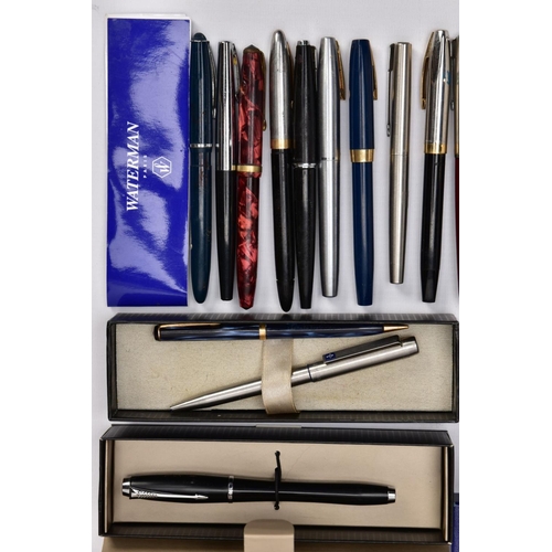 171 - A TRAY OF VINTAGE AND MODERN FOUNTAIN PENS, including a 1950's Parker Vacumatic in grey stripe (fill... 