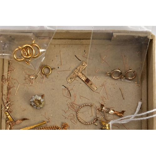 206 - A BOX OF YELLOW METAL PIECES, to include a textured tapered pendant, stamped 375, an a/f yellow meta... 