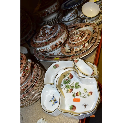 385 - A QUANTITY OF CERAMICS, DINNERWARES, ETC, including a chintz two tier cake stand, a set of six Minto... 