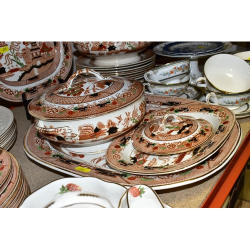 385 - A QUANTITY OF CERAMICS, DINNERWARES, ETC, including a chintz two tier cake stand, a set of six Minto... 