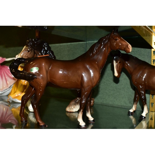 400 - SEVEN BESWICK BROWN HORSES/FOAL, comprising Bois Roussel Racehorse No 701, 2nd version (leg loose an... 