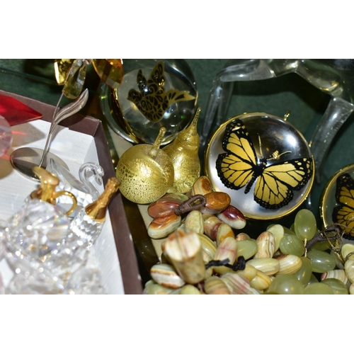 411 - A BOX AND LOOSE MINIATURE GLASS ORNAMENTS, ONYX BUNCHES OF GRAPES, etc, including Swarovski Paradise... 