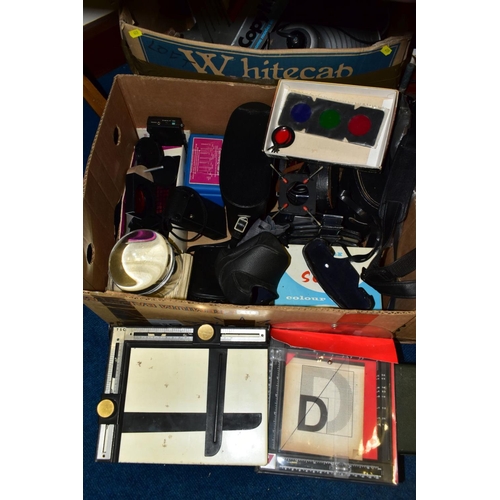 419 - FIVE BOXES OF ASSORTED PHOTOGRAPHIC EQUIPMENT AND ACCESSORIES, etc, including a boxed Photax Solar c... 