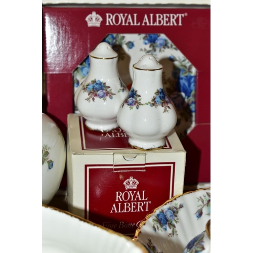 422 - A ROYAL ALBERT 'MOONLIGHT ROSE' PATTERN DINNER AND TEA SERVICE WITH MATCHING ORNAMENTAL ITEMS, etc, ... 