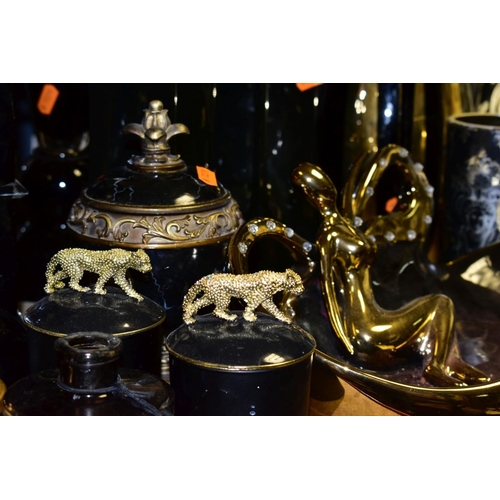 431 - A QUANTITY OF MODERN BLACK AND GILT DECORATIVE HOMEWARES, including a pair of lacquered jars and cov... 