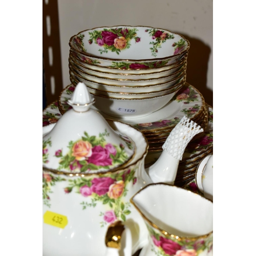 432 - A ROYAL ALBERT OLD COUNTRY ROSES DINNER AND TEA SERVICE, comprising a part boxed cake slice, salt an... 