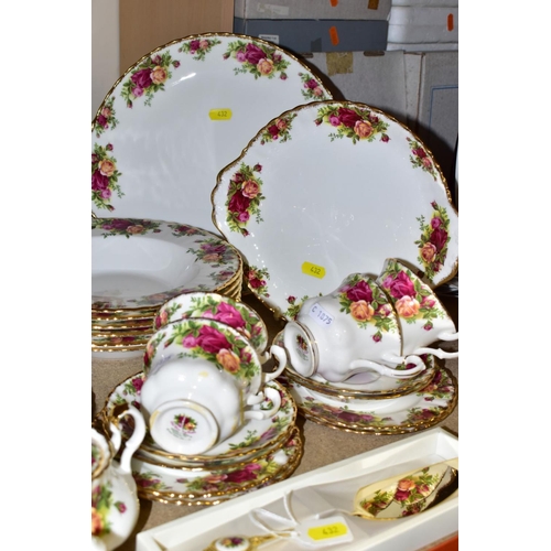 432 - A ROYAL ALBERT OLD COUNTRY ROSES DINNER AND TEA SERVICE, comprising a part boxed cake slice, salt an... 