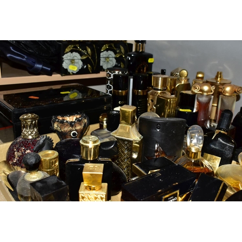 434 - A QUANTITY OF MODERN PERFUME BOTTLES, COSMETIC CONTAINERS AND OTHER DRESSING TABLE ACCESSORIES, incl... 