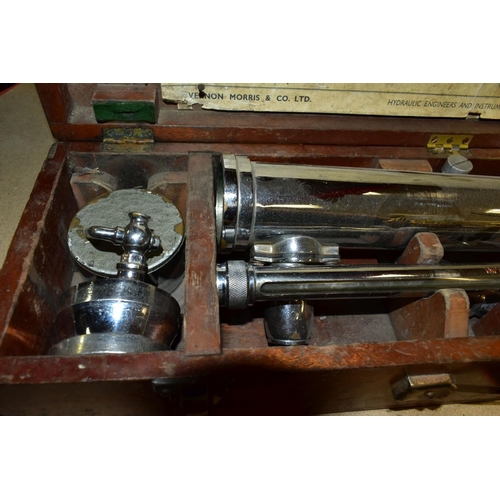 464 - A VERNON MORRIS & co LTD V.M. HYDRANT FLO-GAUGE AND MAINS TESTING OUTFIT, in original hardwood box, ... 