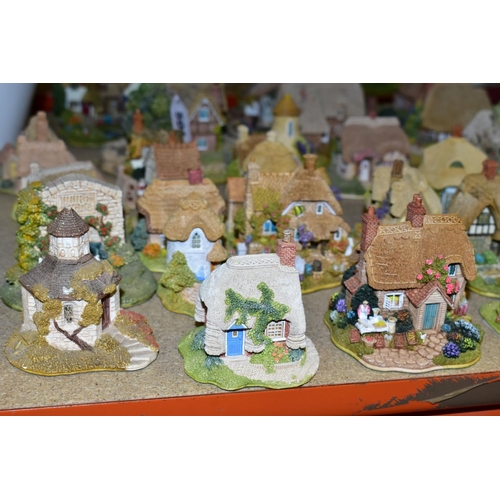 501 - TWENTY NINE LILLIPUT LANE SCULPTURES, from Anniversary/Collectors club and Symbol of Membership, no ... 