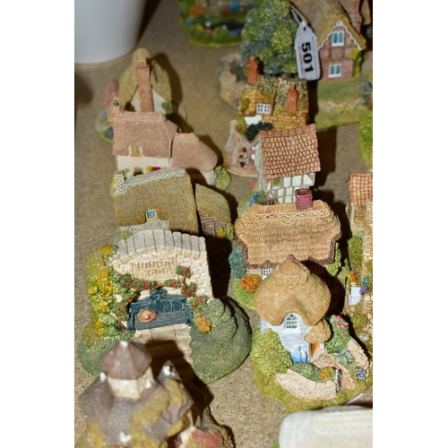 501 - TWENTY NINE LILLIPUT LANE SCULPTURES, from Anniversary/Collectors club and Symbol of Membership, no ... 