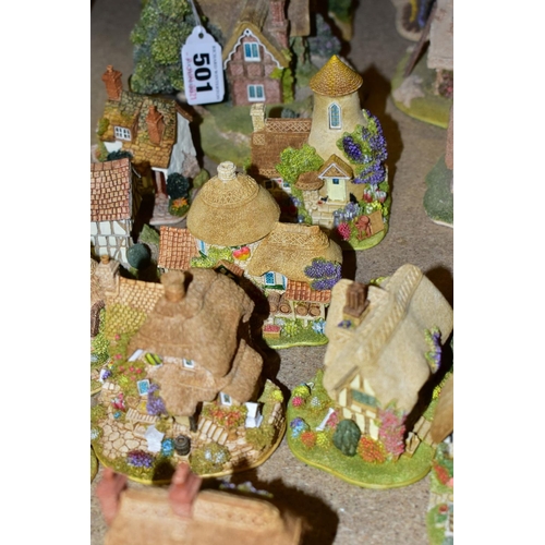 501 - TWENTY NINE LILLIPUT LANE SCULPTURES, from Anniversary/Collectors club and Symbol of Membership, no ... 