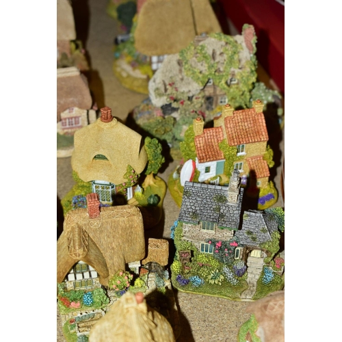 501 - TWENTY NINE LILLIPUT LANE SCULPTURES, from Anniversary/Collectors club and Symbol of Membership, no ... 