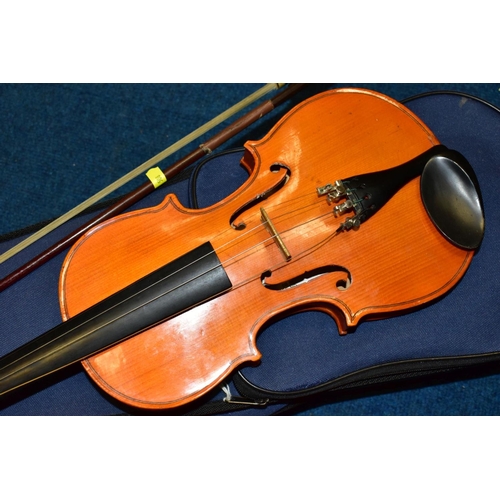 508 - A ¾ LENGTH CHILDS VIOLIN, made in the Peoples Republic of China, total length approximately 52.5cm, ... 