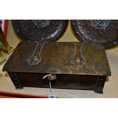 536 - A PAIR OF EARLY 20TH CENTURY CIRCULAR COPPER PLAQUES AND AN ARTS & CRAFT STYLE COPPER BOX, the plaqu... 