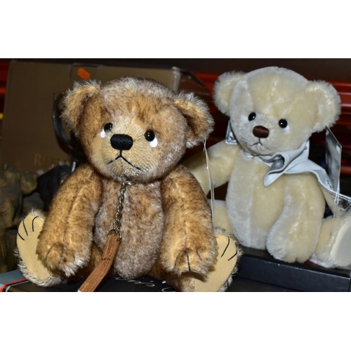 542 - TWO BOXED LIMITED EDITION GUND ELVIS PRESLEY TEDDY BEARS, 'Viva Las Vegas' No 45901, 240/400, height... 