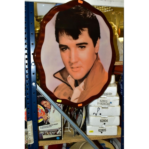 543 - ELVIS PRESLEY INTEREST, comprising five boxed Bradford Exchange guitar shaped limited edition plates... 