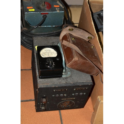 556 - ONE BOX AND LOOSE OF VINTAGE CINEMA RELATED ITEMS, including a cine-equipment Ltd model 021 portable... 