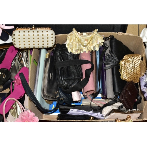 559 - THREE BOXES OF LADIES SHOES AND HANDBAGS AND A NETBAGS SUITCASE, including some boxed shoes, includi... 