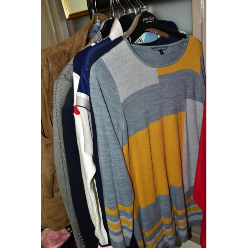 562 - THREE BOXES AND LOOSE LADIES AND MENS WEAR, to include mens Gabbici golfing jumpers (m), three mens ... 