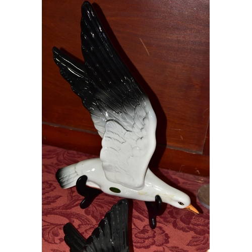 583 - A SET OF THREE BESWICK SEAGULL WALL PLAQUES, NO'S. 922/1/2/ and 3 (Condition Report:- 922-1 the larg... 