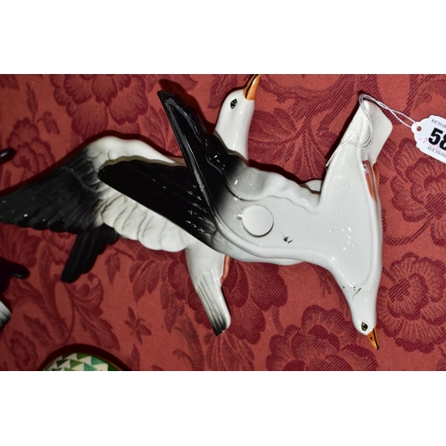 583 - A SET OF THREE BESWICK SEAGULL WALL PLAQUES, NO'S. 922/1/2/ and 3 (Condition Report:- 922-1 the larg... 