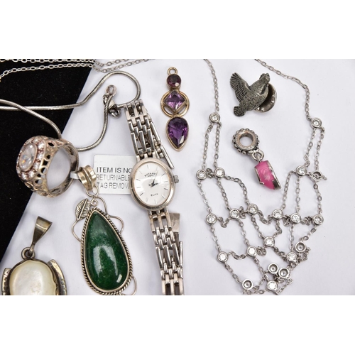 59 - A SELECTION OF JEWELLERY, to include a silver ingot pendant, hallmarked Sheffield 1976, a silver cro... 