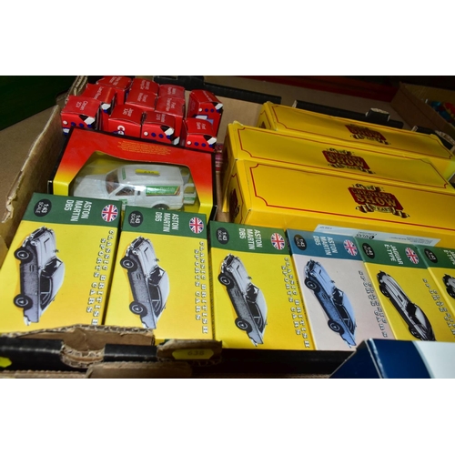 638 - A QUANTITY OF BOXED MODERN DIECAST VEHICLES, to include Lledo, 'Days Gone' limited edition sets, Pow... 