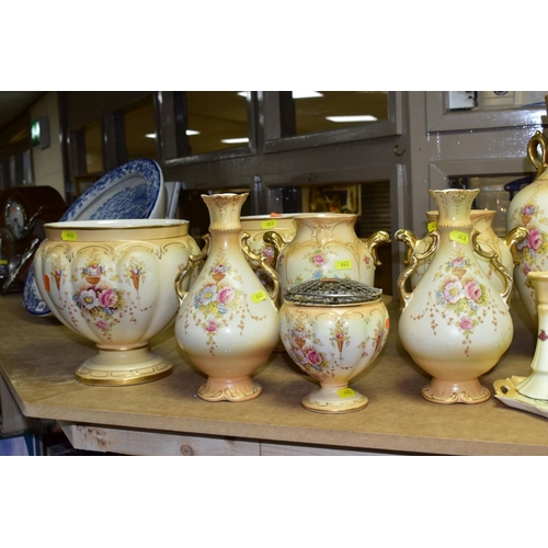 643 - A QUANTITY OF EARLY 20TH CENTURY CERAMICS, mostly CROWN DEVON FIELDINGS blush ivory ground and tinte... 