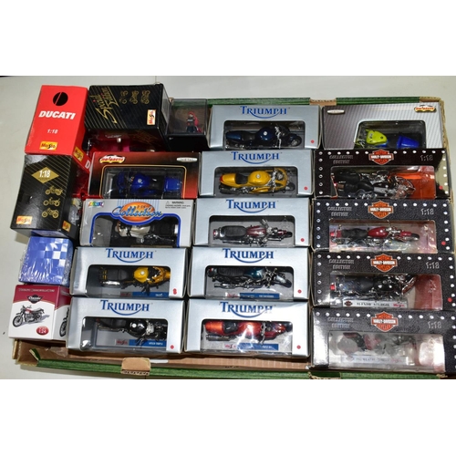 646 - A QUANTITY OF MODERN BOXED MOTORBIKE AND CAR DIECAST AND PLASTIC MODELS, majority of bikes are Maist... 