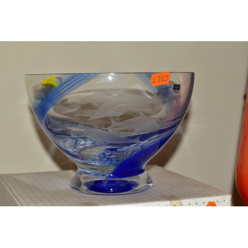 654 - A SMALL GROUP OF GLASSWARE comprising a boxed Caithness bowl with blue swirl inclusion and etched wi... 