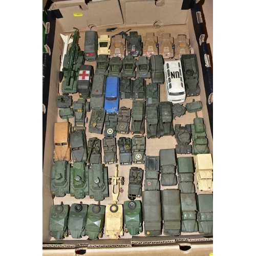 661 - A COLLECTION OF UNBOXED AND ASSORTED DINKY TOYS MILITARY VEHICLES, to include light tank, No. 152a, ... 