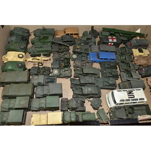 661 - A COLLECTION OF UNBOXED AND ASSORTED DINKY TOYS MILITARY VEHICLES, to include light tank, No. 152a, ... 