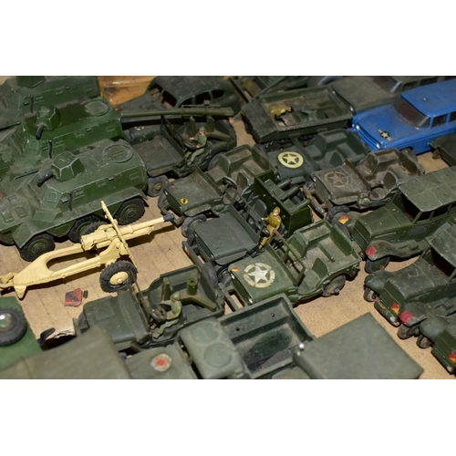 661 - A COLLECTION OF UNBOXED AND ASSORTED DINKY TOYS MILITARY VEHICLES, to include light tank, No. 152a, ... 