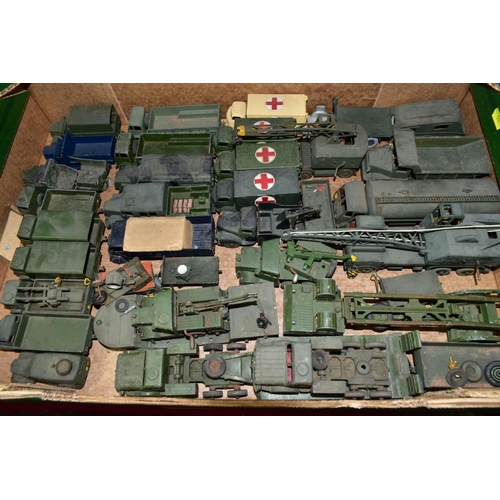 661 - A COLLECTION OF UNBOXED AND ASSORTED DINKY TOYS MILITARY VEHICLES, to include light tank, No. 152a, ... 