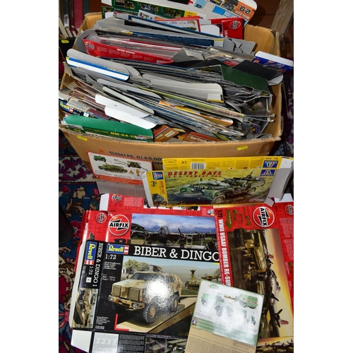 665 - A QUANTITY OF ASSORTED PLASTIC MILITARY MODEL SPARE PARTS AND EMPTY BOXES, ETC, assorted spares, par... 