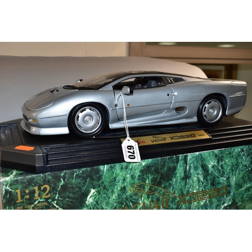 670 - A BOXED MAISO JAGUAR XJ220 (1992), No 33201, 1/12 scale, appears complete and in very good condition... 