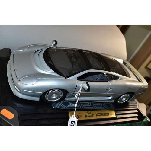 670 - A BOXED MAISO JAGUAR XJ220 (1992), No 33201, 1/12 scale, appears complete and in very good condition... 